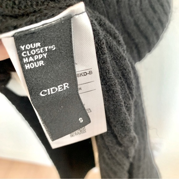 Cider Black Knit Solid Cami Split Midi Sweater Dress & Crop Top 2-Piece Set - Picture 9 of 10